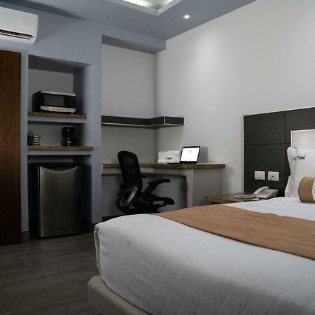 Hotel Eiffel Ensenada Extérieur photo