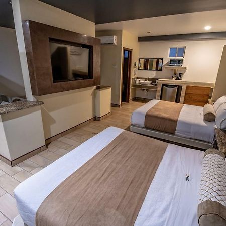 Hotel Eiffel Ensenada Extérieur photo