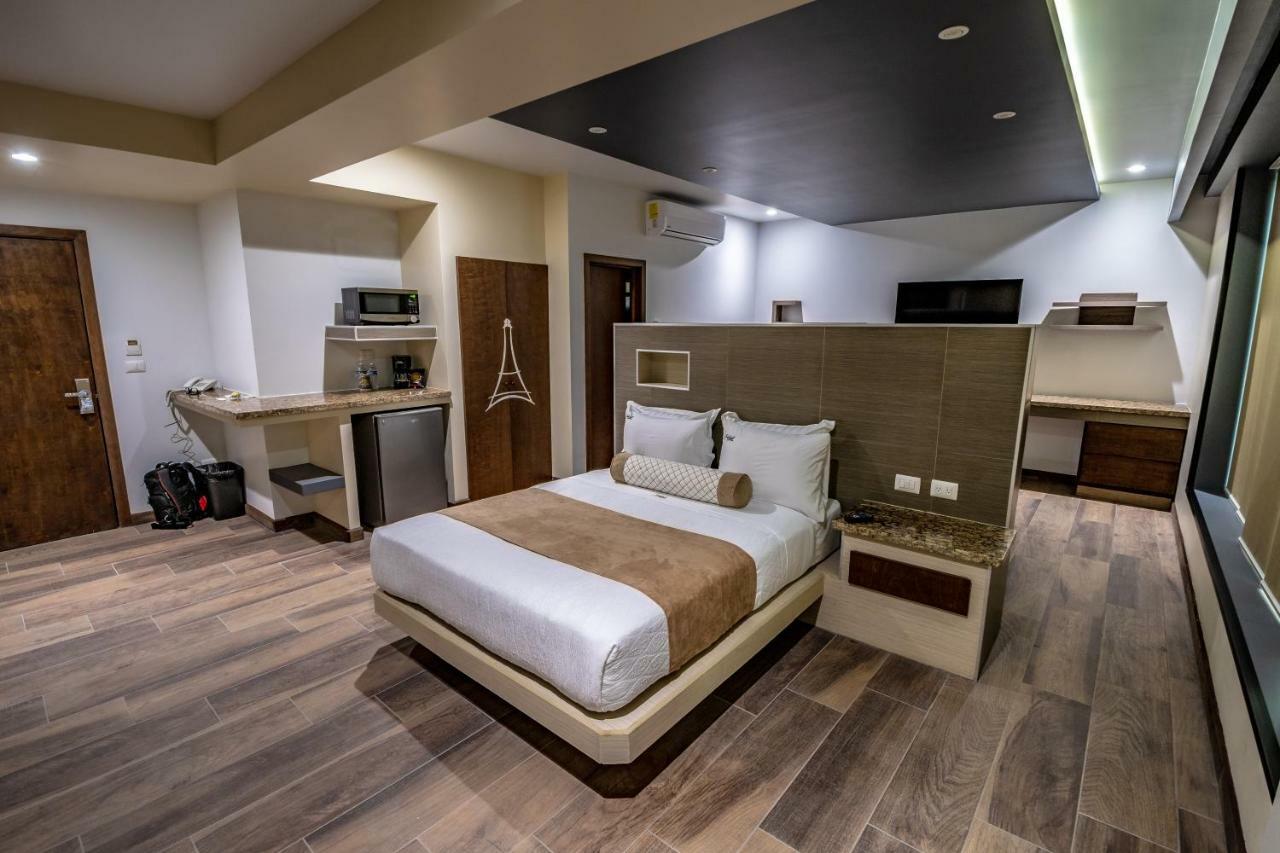 Hotel Eiffel Ensenada Extérieur photo