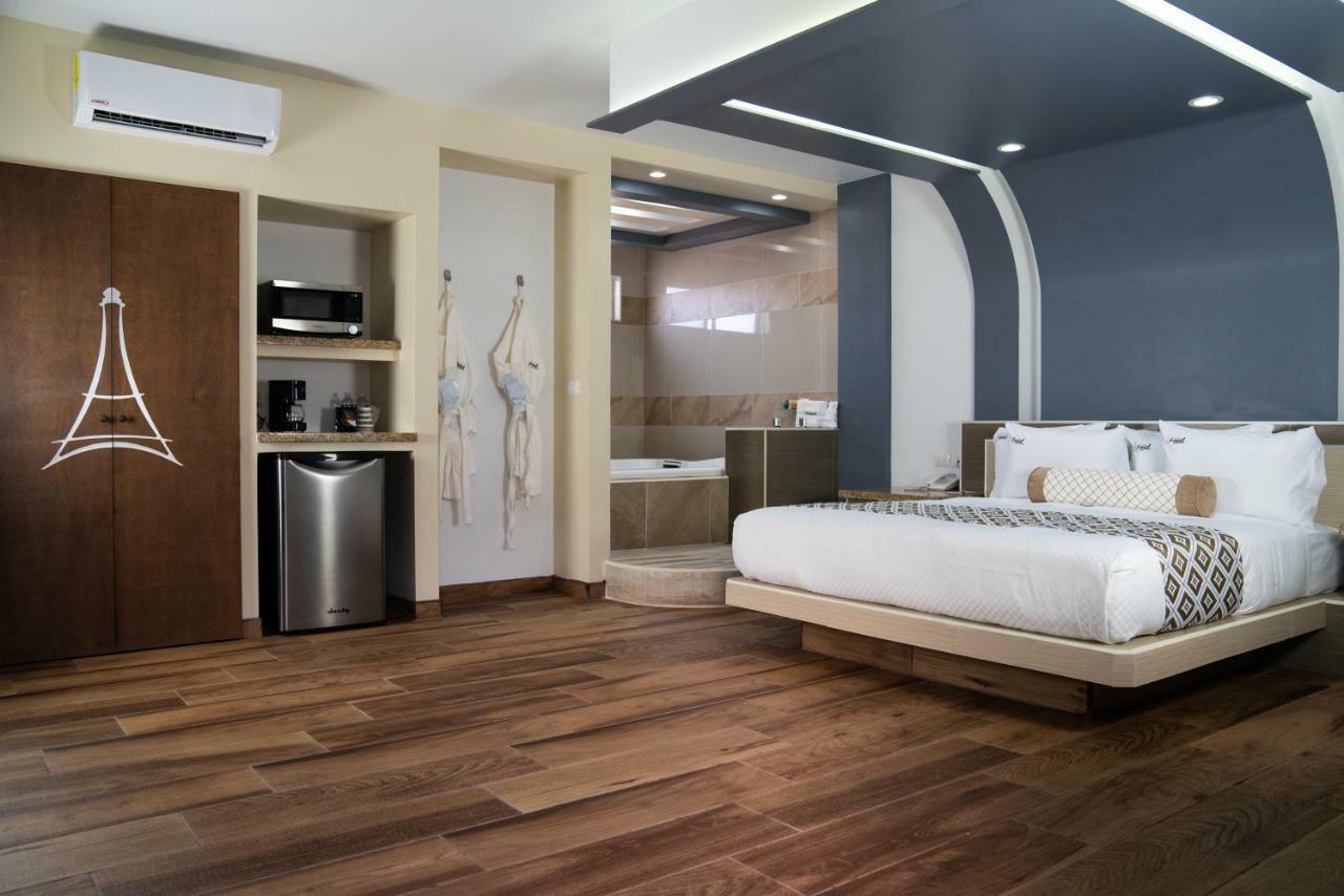 Hotel Eiffel Ensenada Extérieur photo