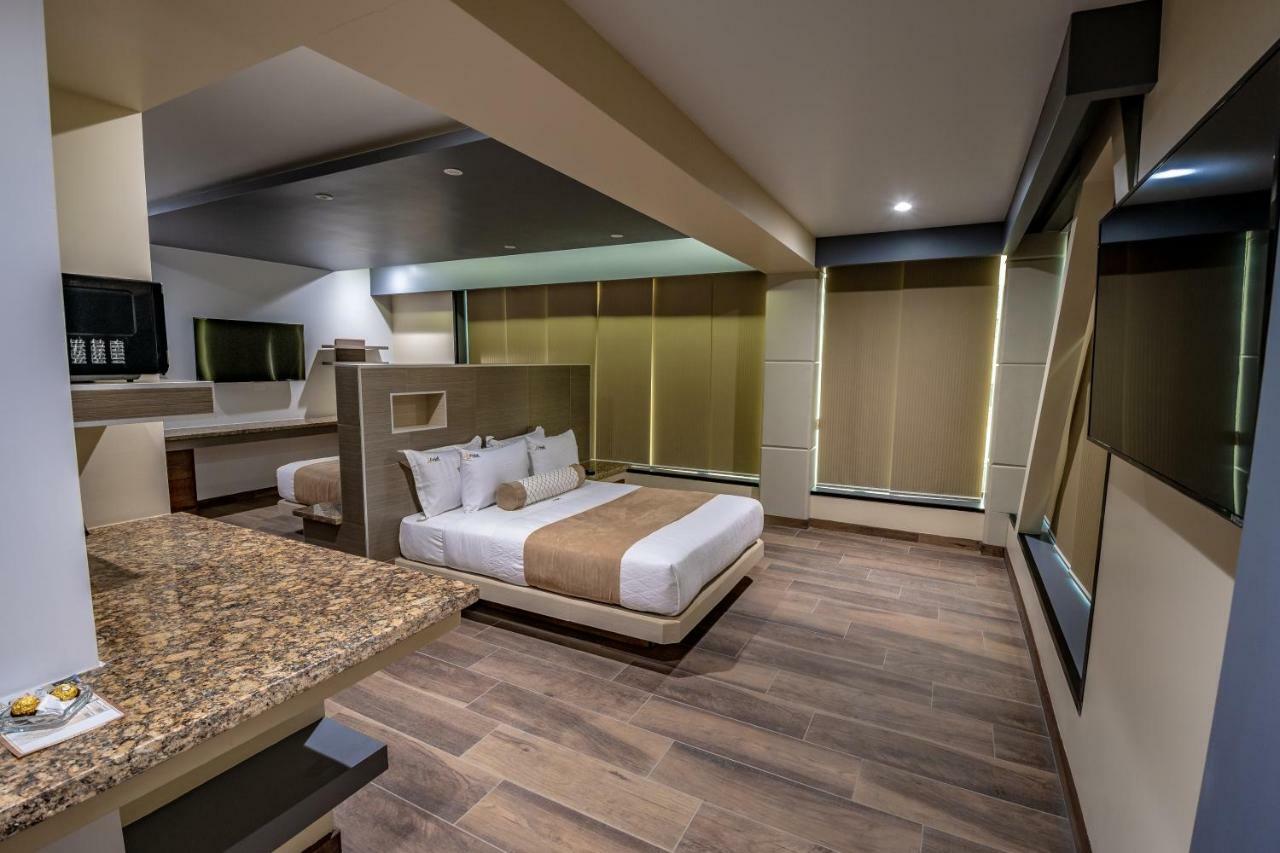 Hotel Eiffel Ensenada Extérieur photo